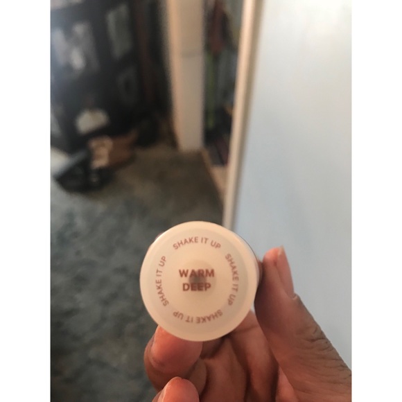 Milk Makeup Blur Liquid Matte foundation - Picture 2 of 2